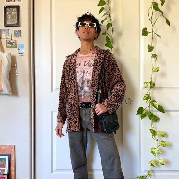 Vintage Leopard-Print LizSport Button-Up Top - Picture 2 of 7